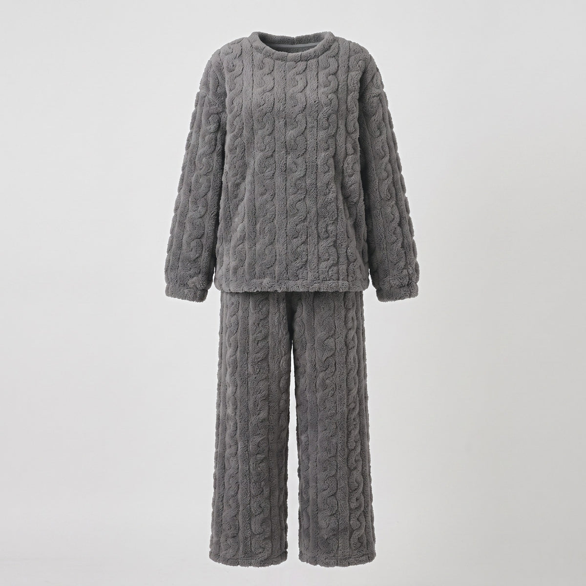 Haut et pantalon de pyjama en velours polaire gris à torsades, présentés sans mannequin sur fond neutre