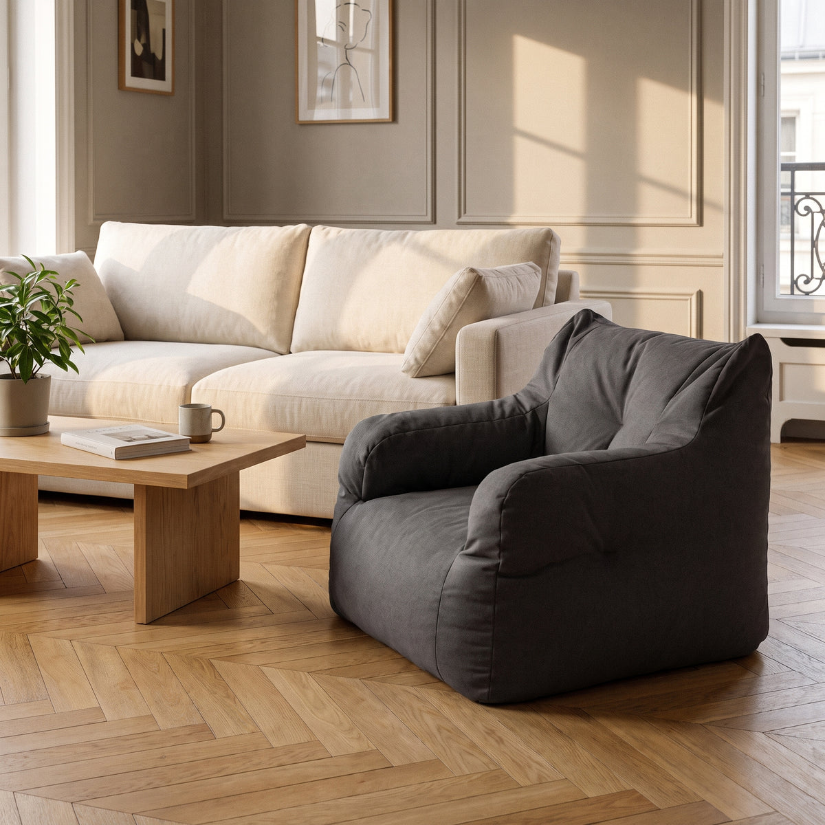 Mini fauteuil a billes gris anthracite, au pied d un canape