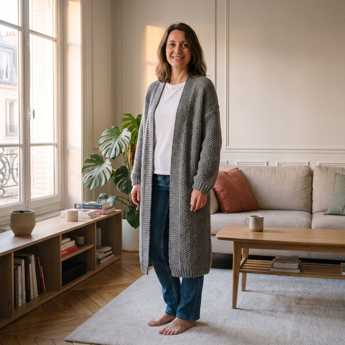 Cardigan long femme gris porté