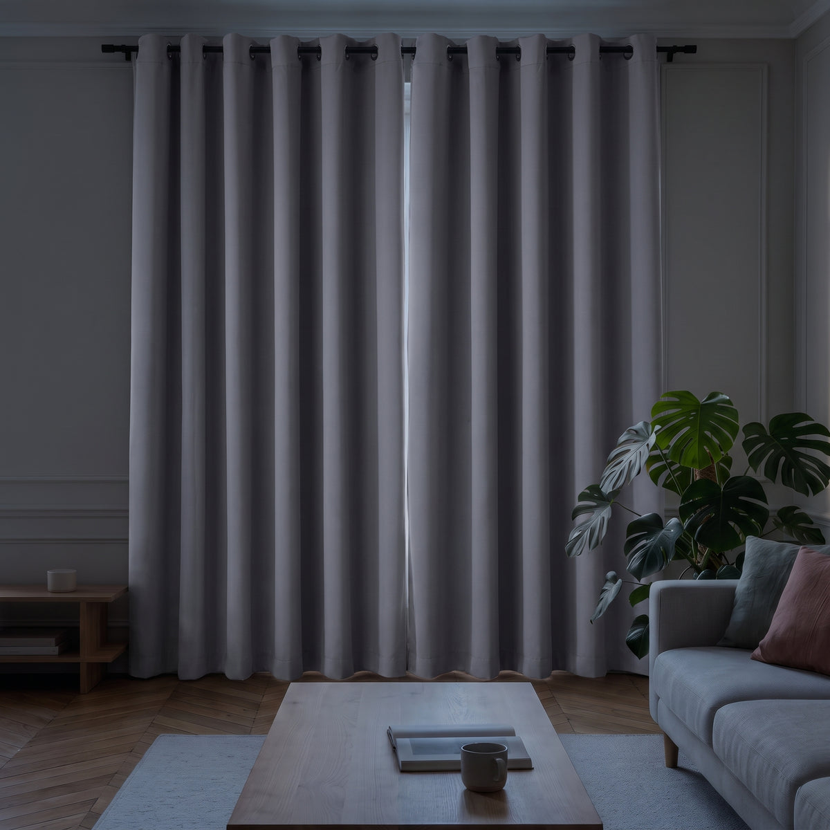 Rideau occultant gris dans son intérieur
