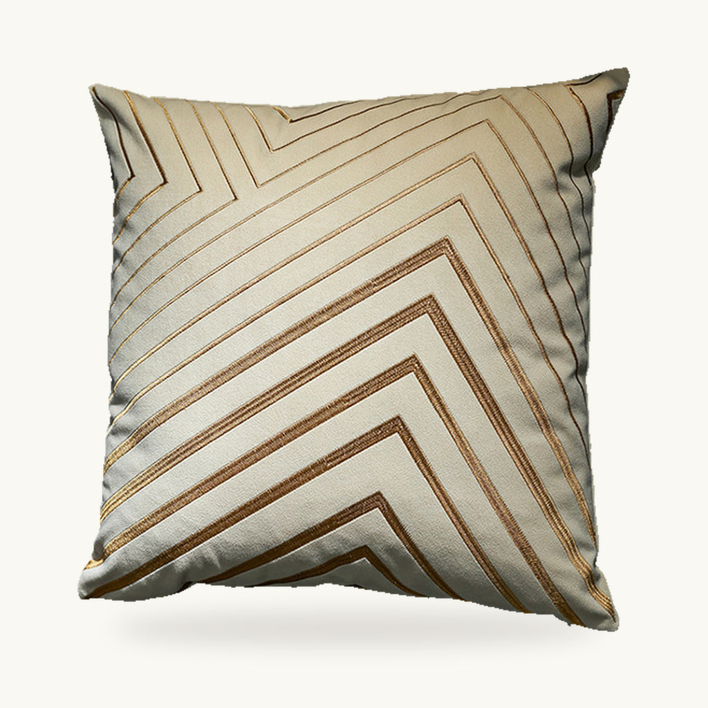 Housse de coussin beige carrée à dessin géométrique doré