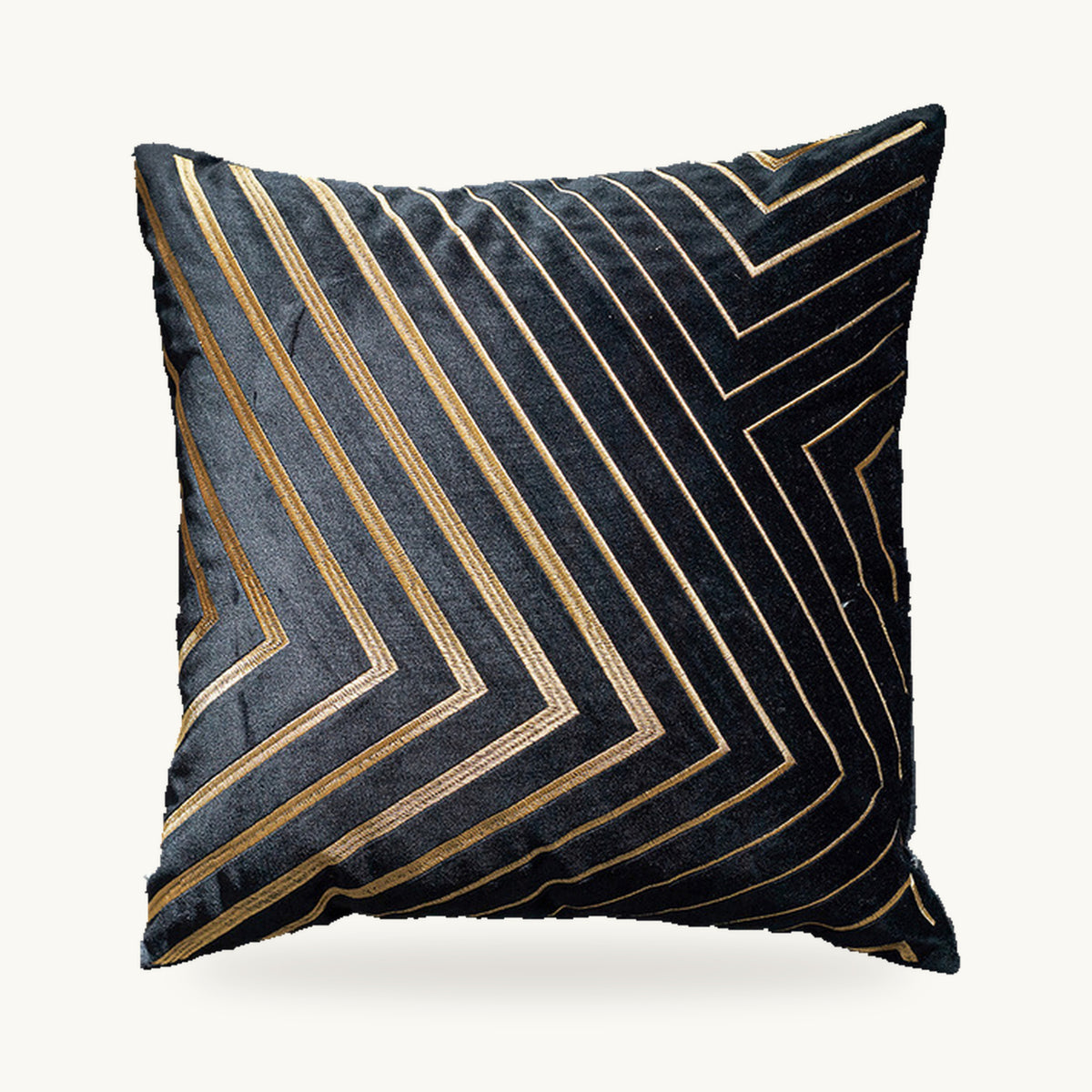 Housse de coussin noire carrée à dessin géométrique doré