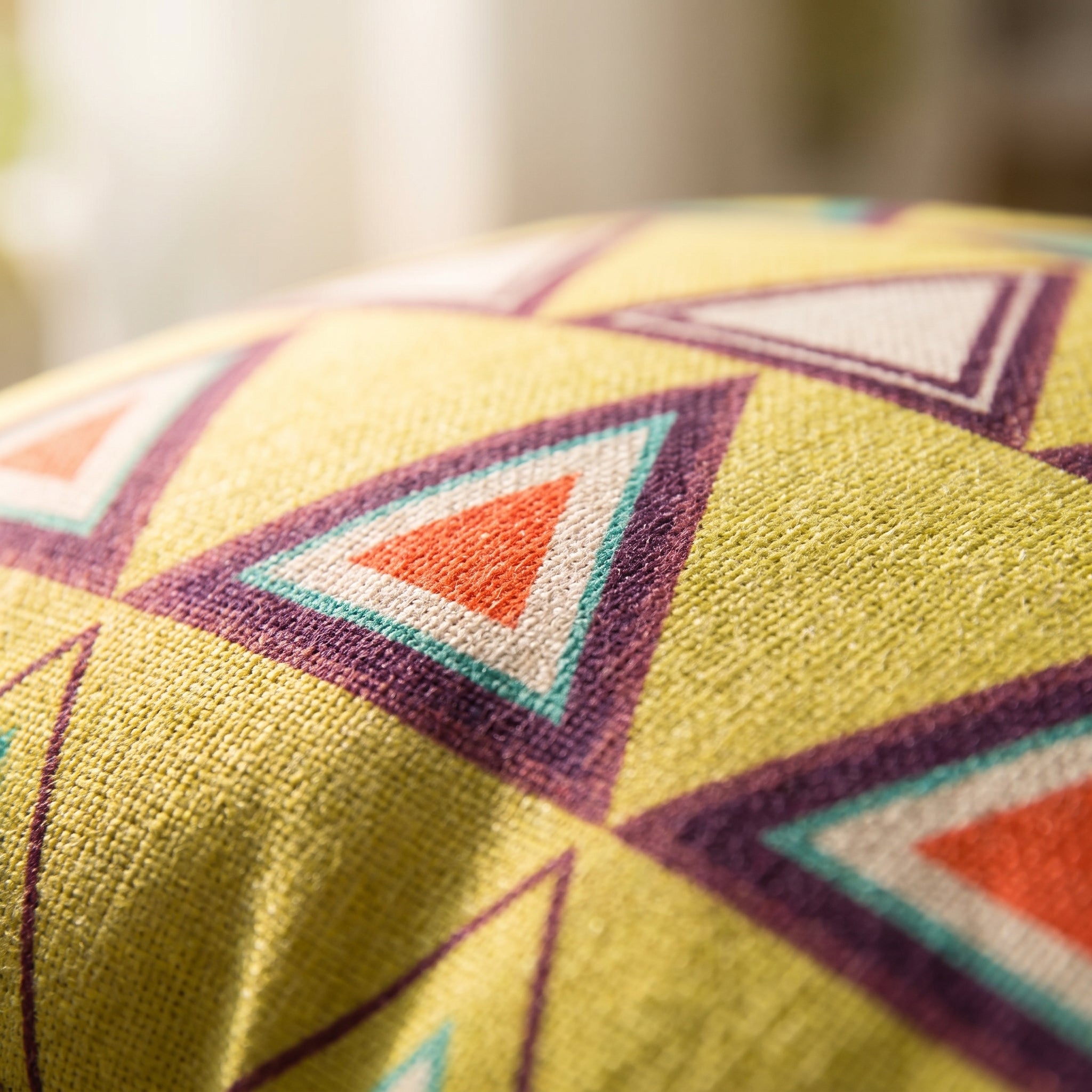 Gros plan sur le tissage et les motifs imprimés d'une housse de coussin Image