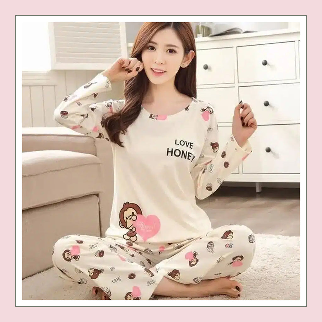 Pyjama femme manches longues modèle 5 présenté dans la collection des motifs.