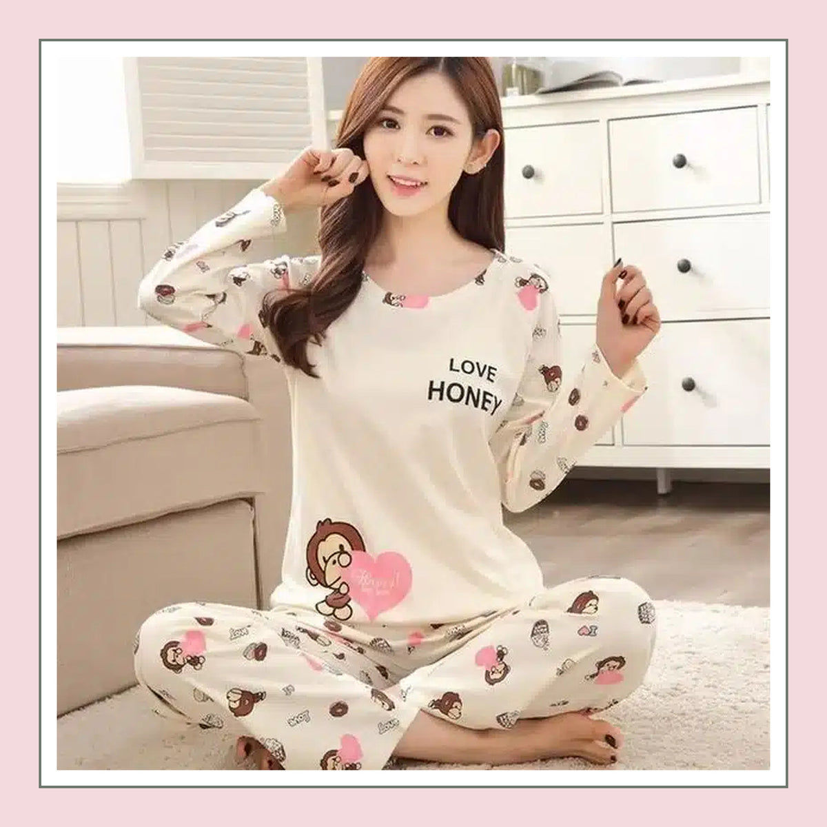 Pyjama femme manches longues modèle 5 présenté dans la collection des motifs.
