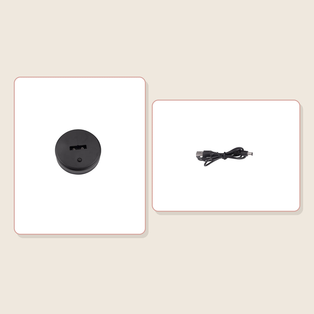 Vue du socle rond avec son bouton et du câble USB de la lampe bonsaï LED