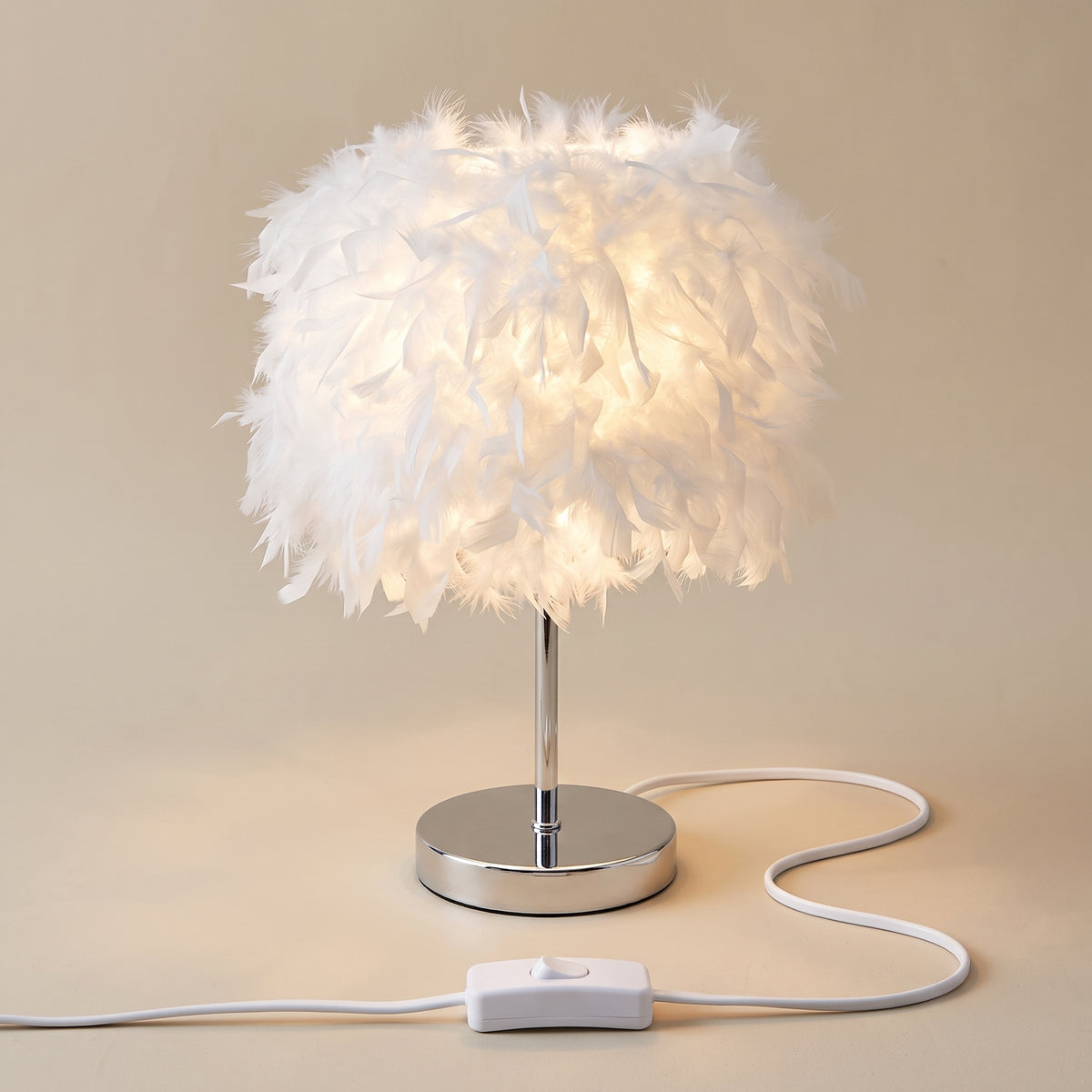 Lampe de table à plumes blanche avec son câble et son interrupteur