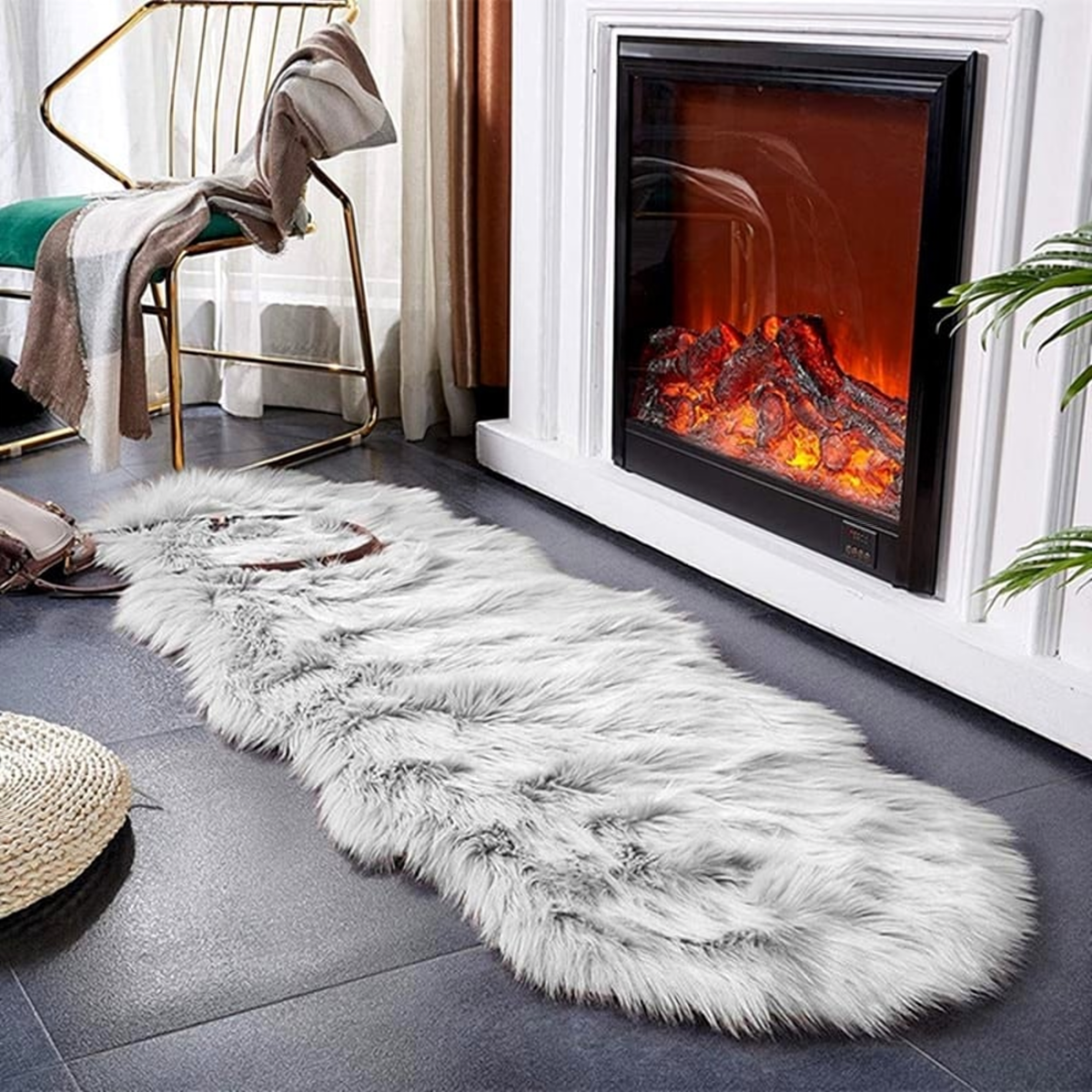 Tapis long effet fourrure dans un salon