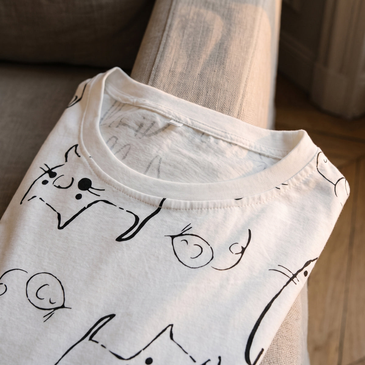 Encolure et couture d'épaule du pyjama femme, maille du jersey de coton vue de près Image