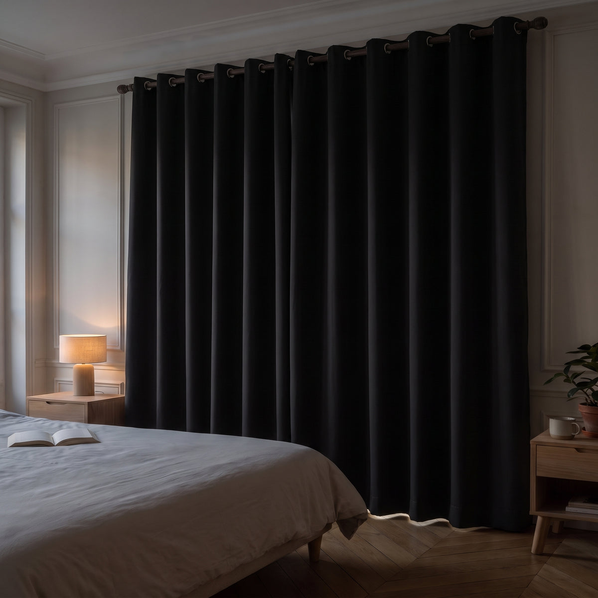 Rideau occultant noir dans son intérieur