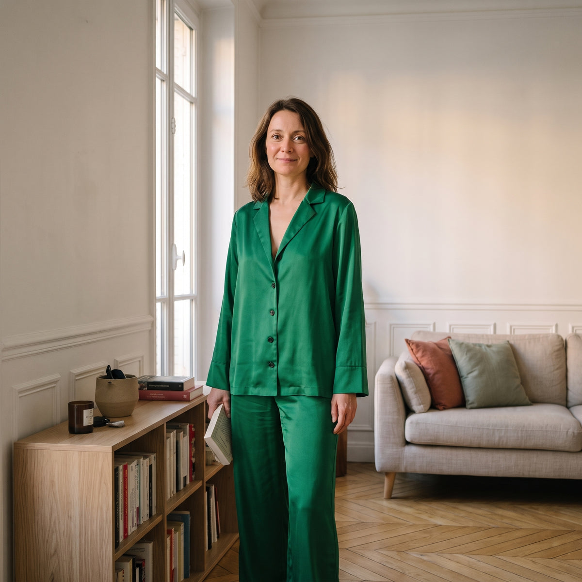 Pyjama femme en satin uni vert, chemise et pantalon large