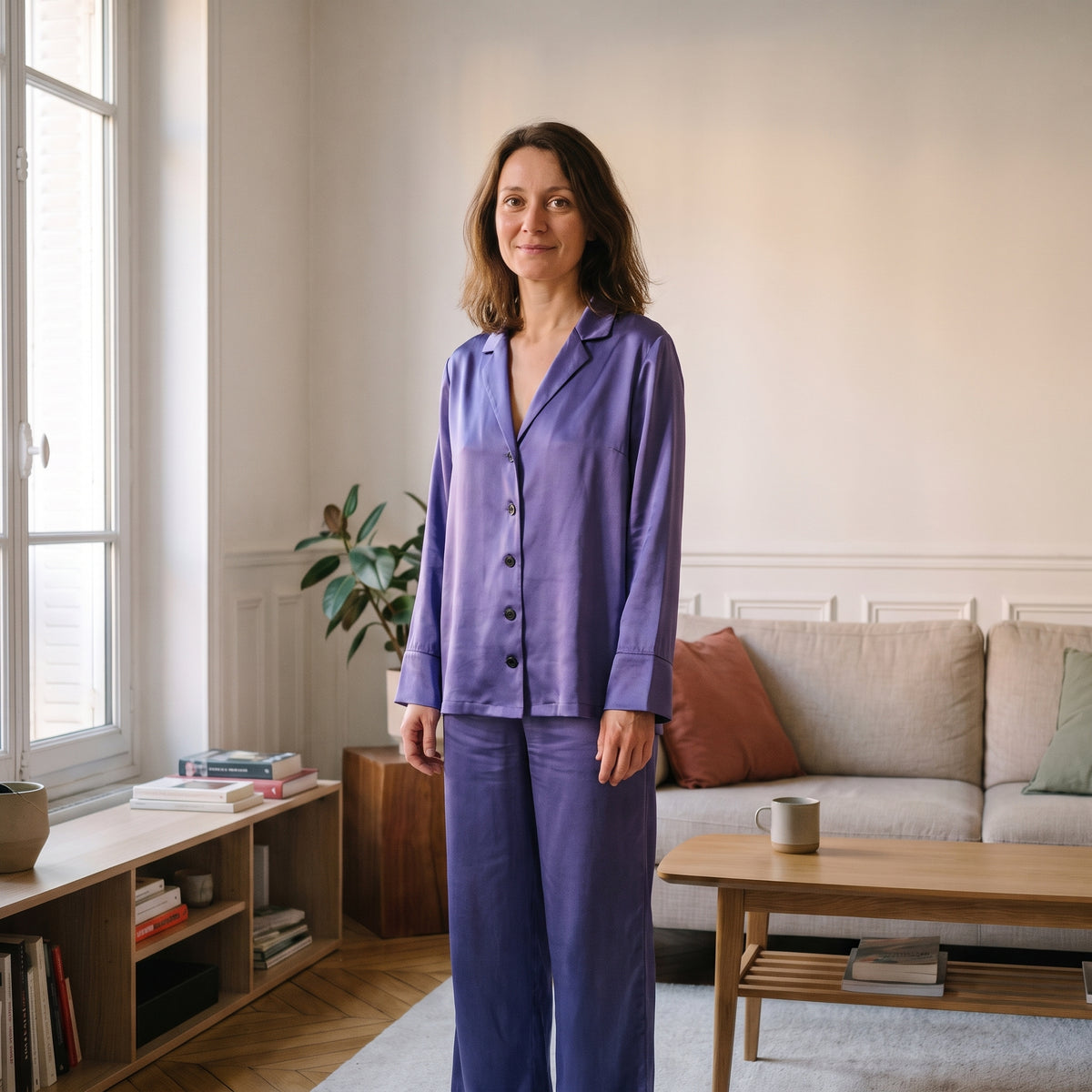 Pyjama femme en satin uni violet, chemise et pantalon large