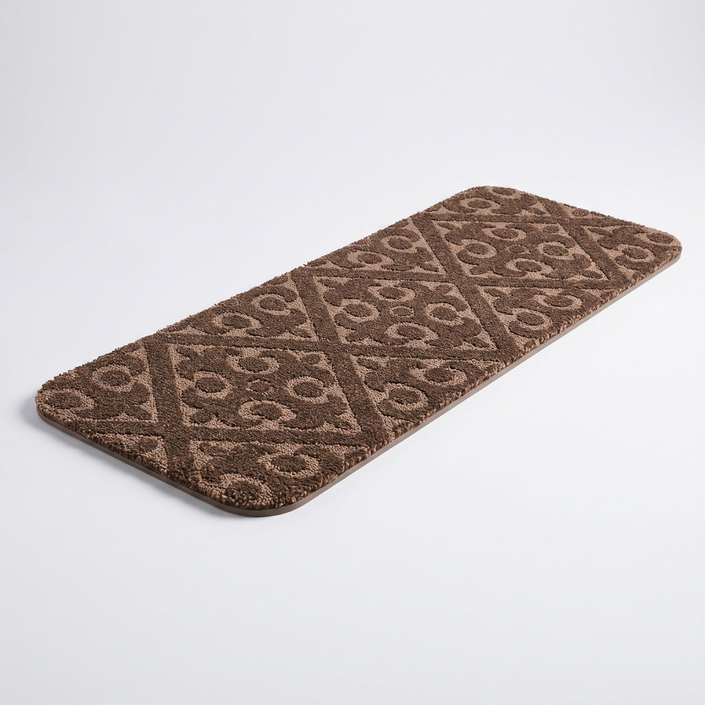 Tapis de marche marron foncé seul, vu de trois quarts, ses angles arrondis sur fond gris clair