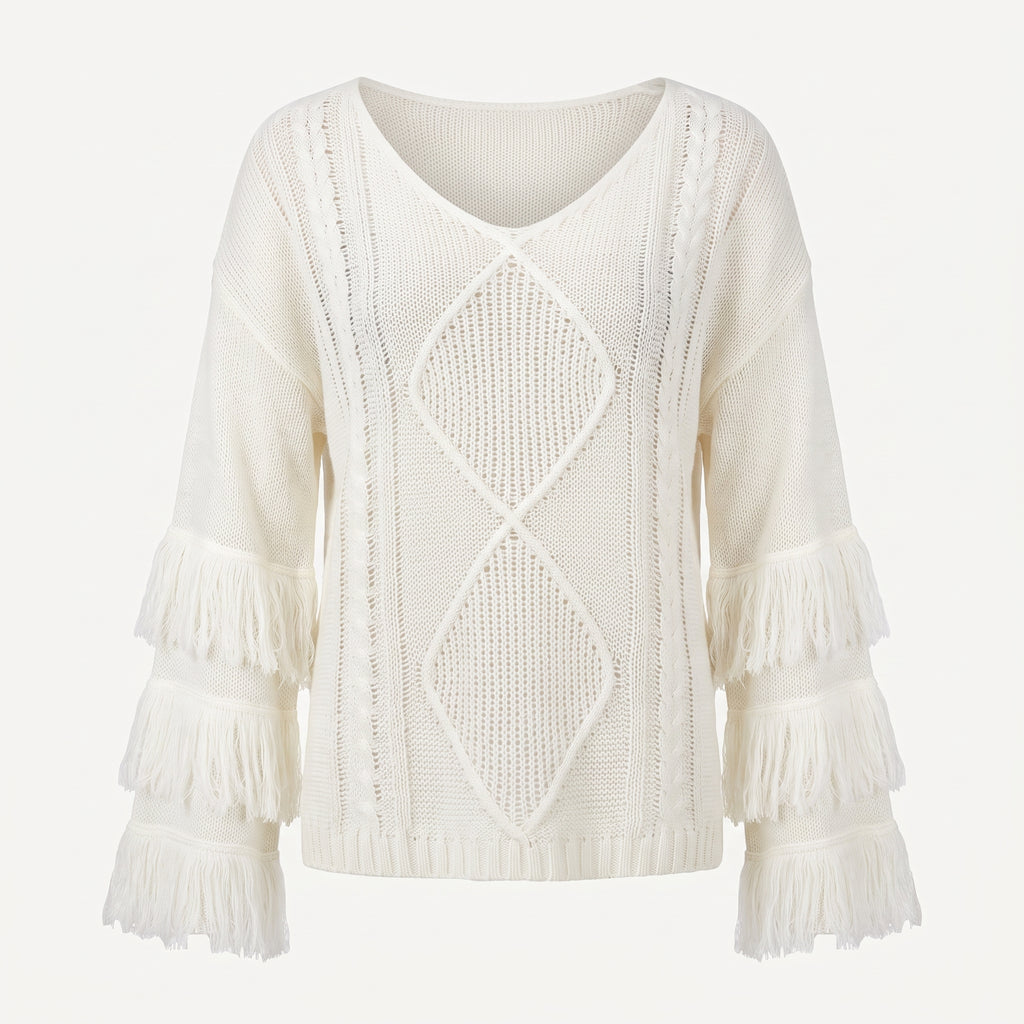Pull écru à franges vu de face, sur fond uni