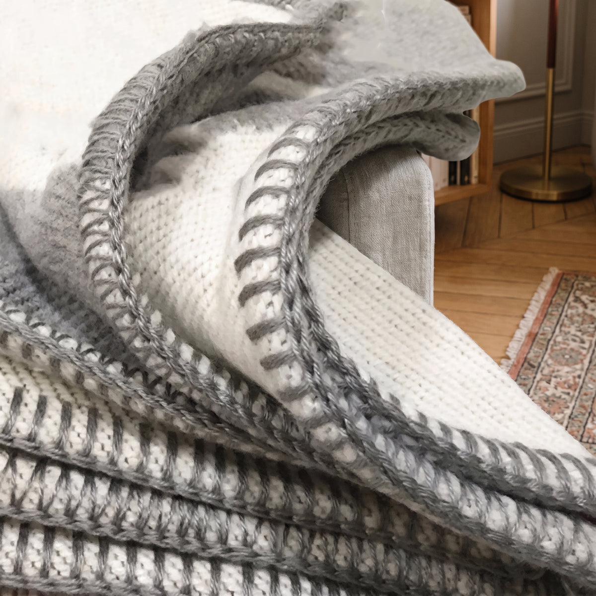 Gros plan sur la bordure contrastée du plaid à carreaux Image