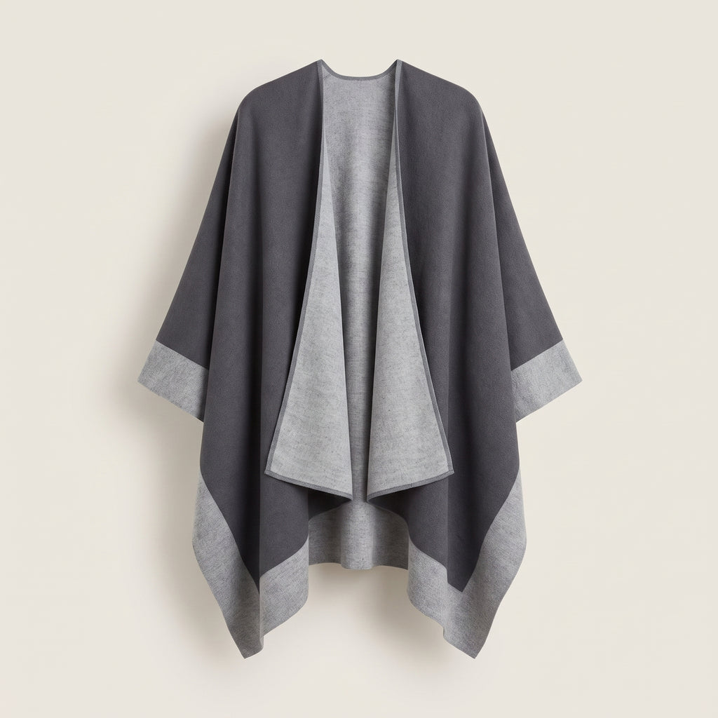 Poncho bicolore gris ardoise vu de face, sur fond uni