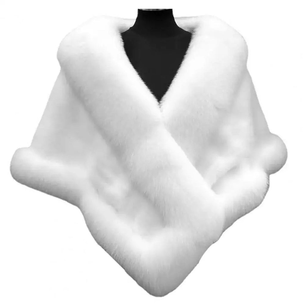 Poncho blanc sur buste noir, vu de face avec les deux pans croisés