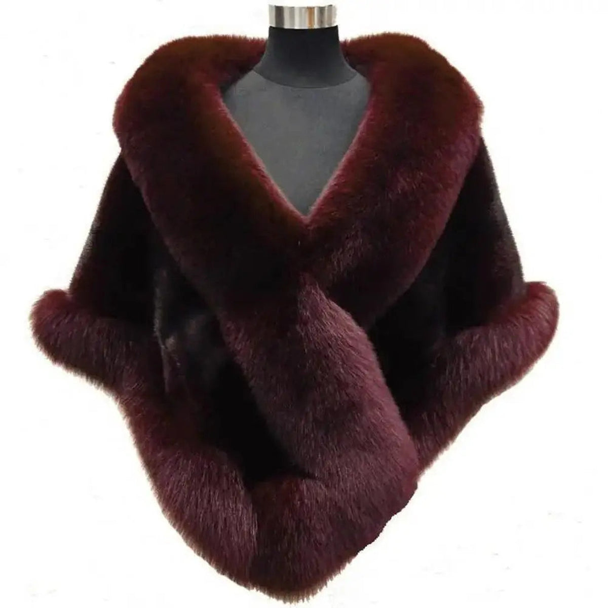 Poncho rouge foncé sur buste noir, vu de face avec les deux pans croisés
