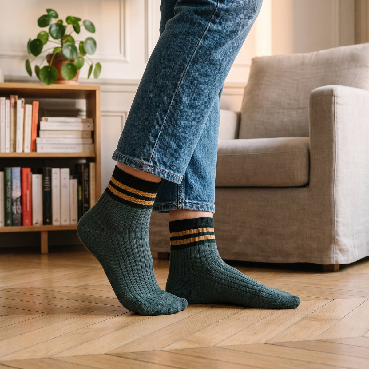 Chaussettes de tennis vert sapin, hauteur basse, portées