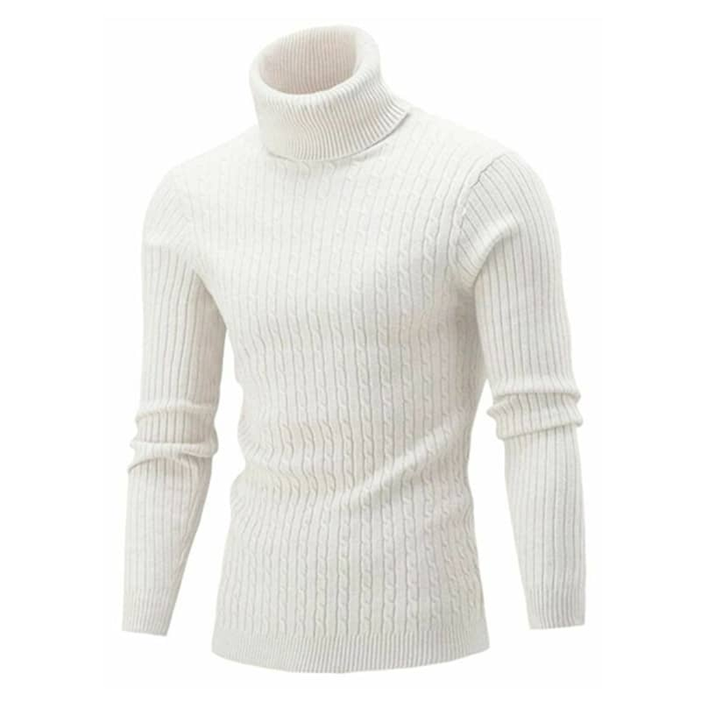 Le même pull en blanc, de face, col roulé replié et manches remontées sur l'avant-bras