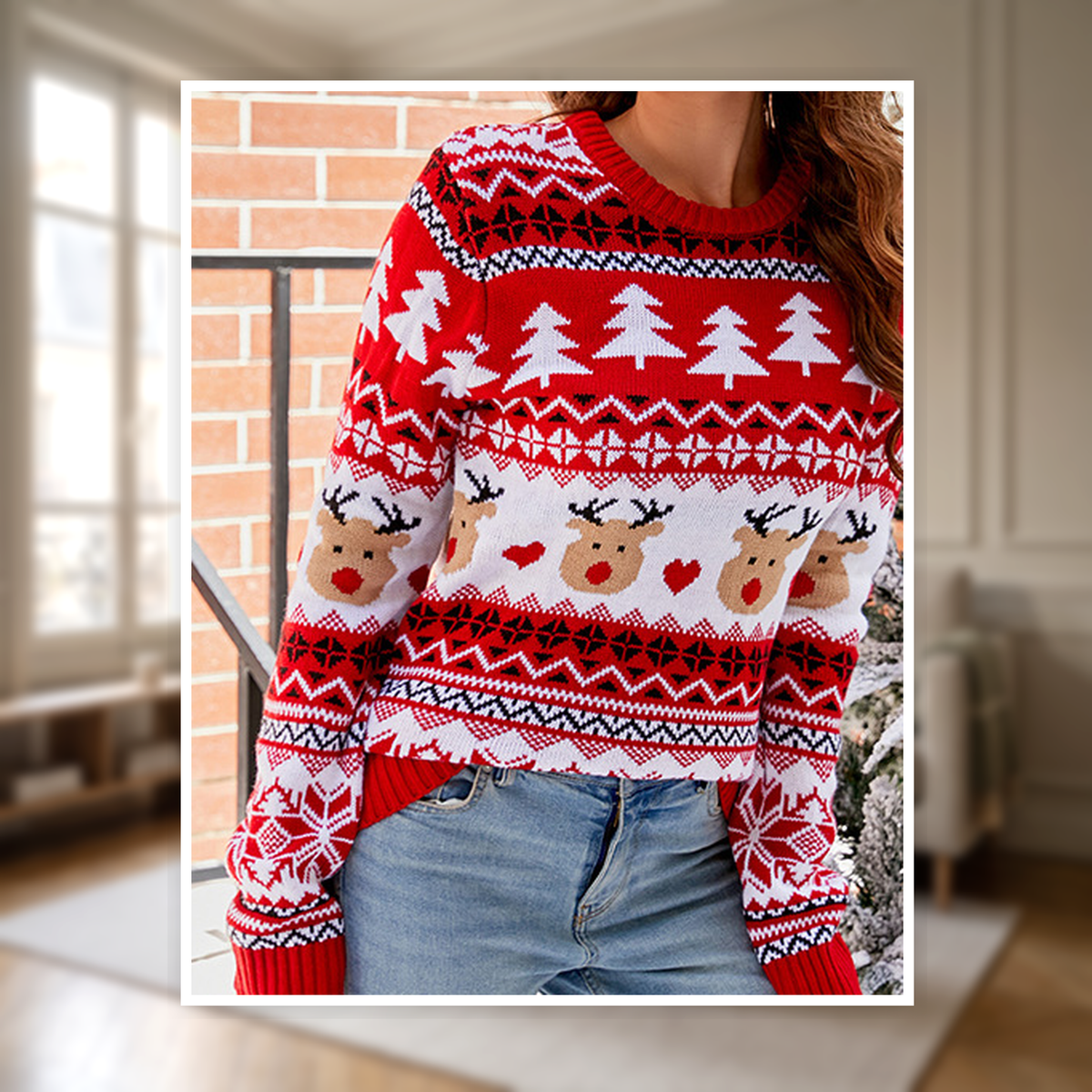 Détail fidèle du pull de Noël femme rouge et blanc à frises de rennes Image