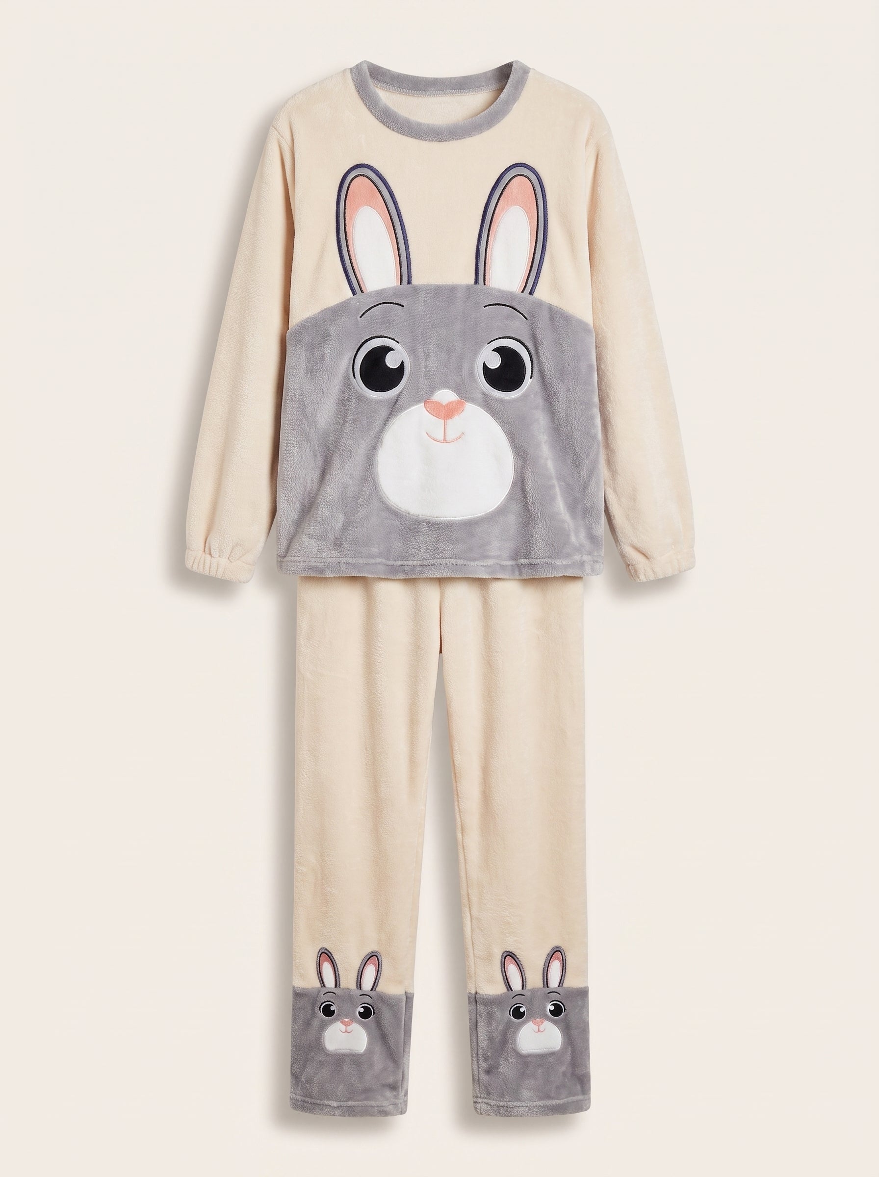 Haut à visage de lapin et pantalon du pyjama chaud femme, à plat Image