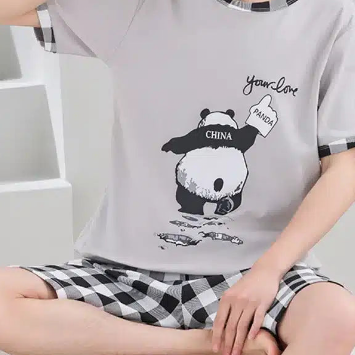 Détail réel du pyjama d'été homme à personnages animaux, Gris à panda et carreaux Image