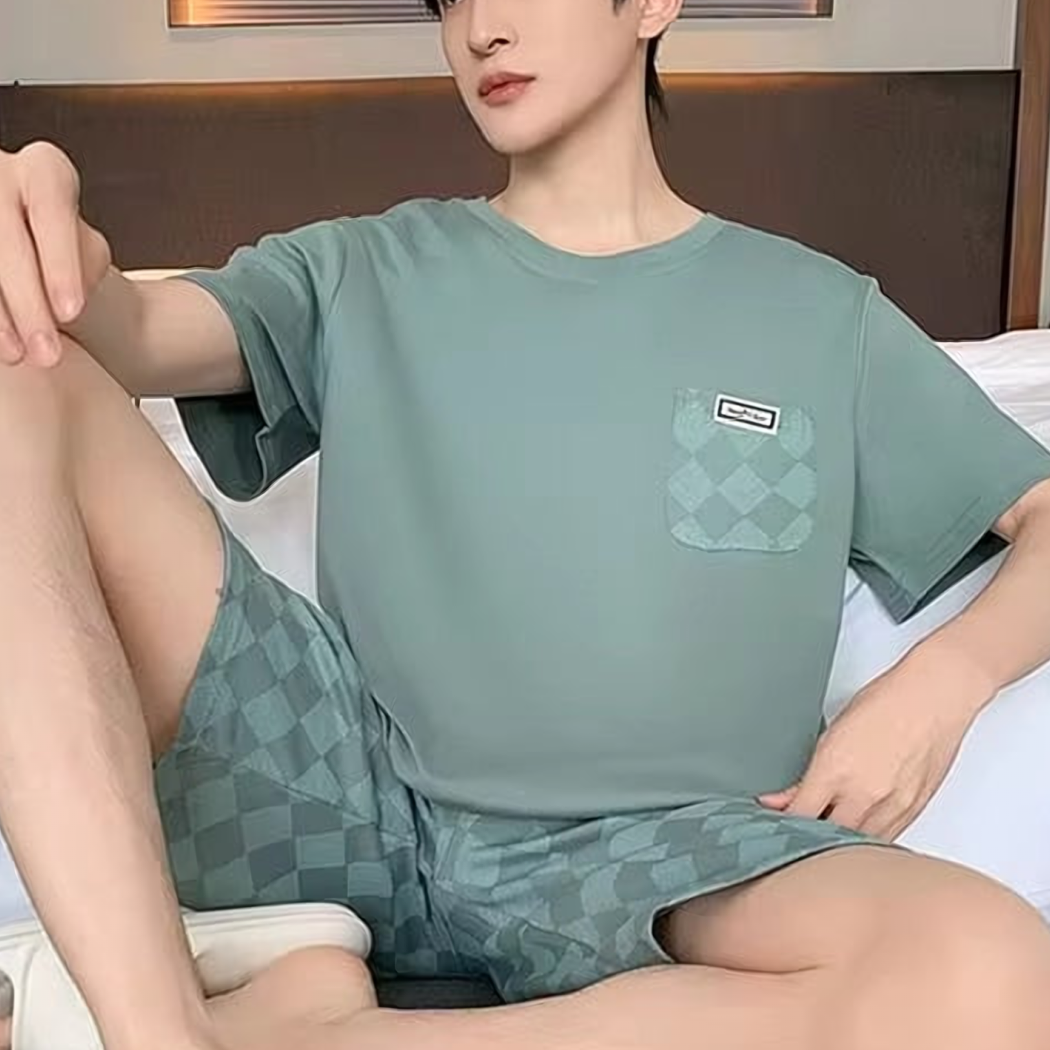 Détail réel du pyjashort homme vert et beige à motifs nature, Vert d'eau à feuillage Image