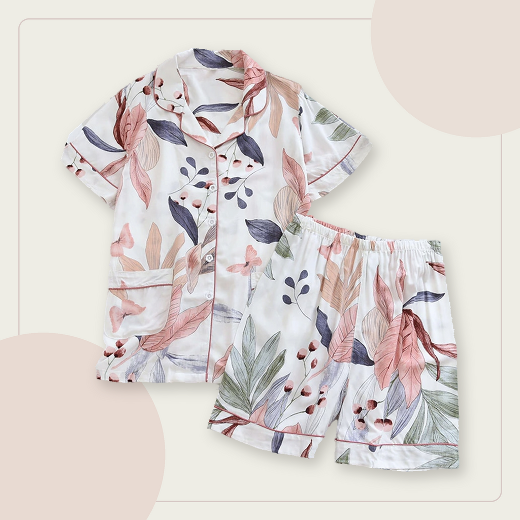 Pyjama d'été ivoire à imprimé végétal avec chemisette et short