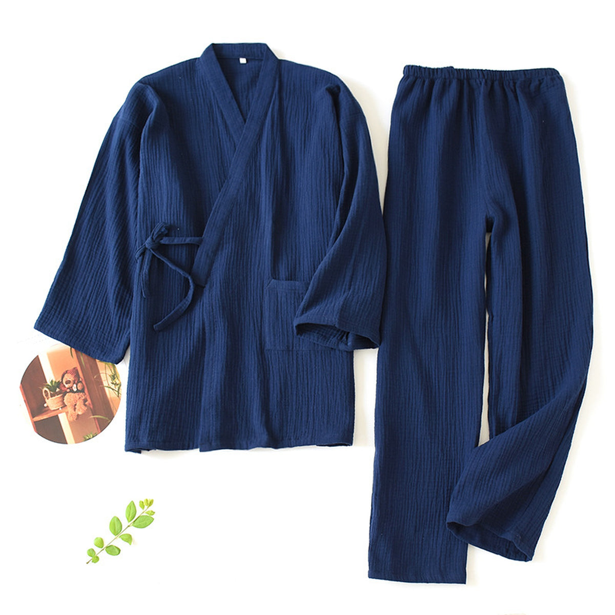Pyjama kimono homme bleu marine en gaze de coton vu de face, pantalon long à taille élastiquée