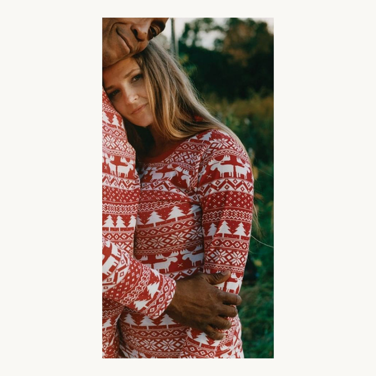 Pyjama de Noël rouge à motifs rennes, modèle femme