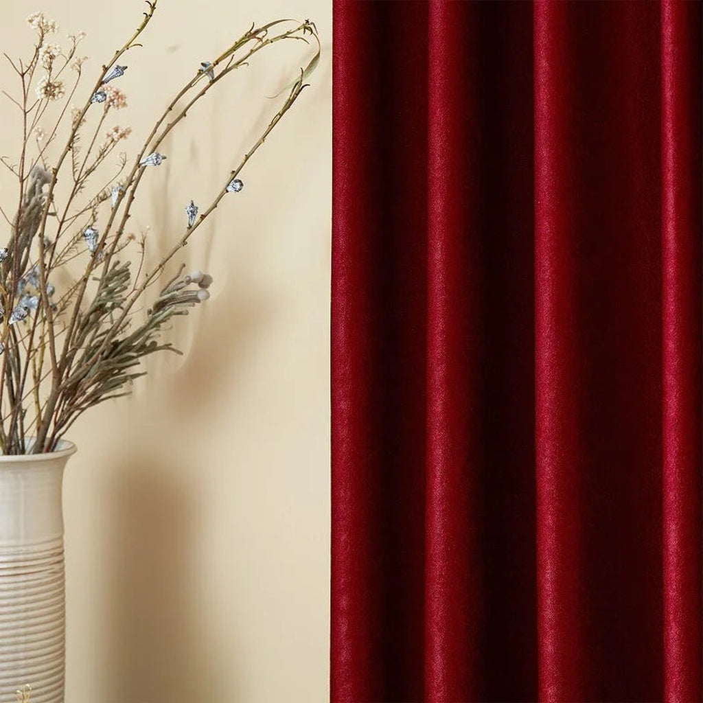 Rideau occultant en velours rouge