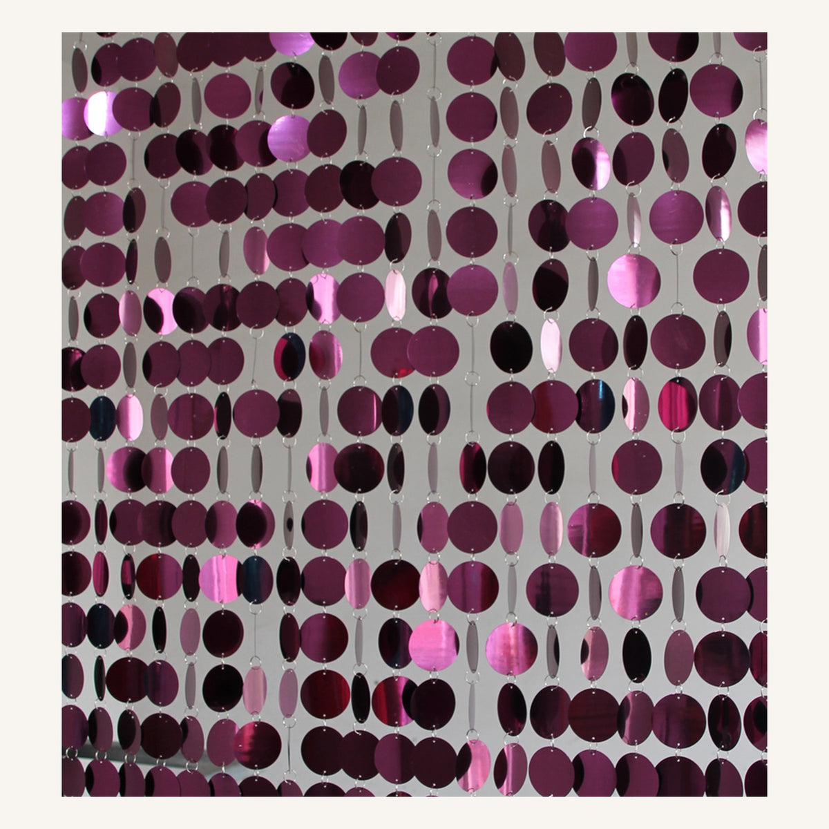 Rideau de fête à sequins ronds vin rouge, modèle Rond vin rouge
