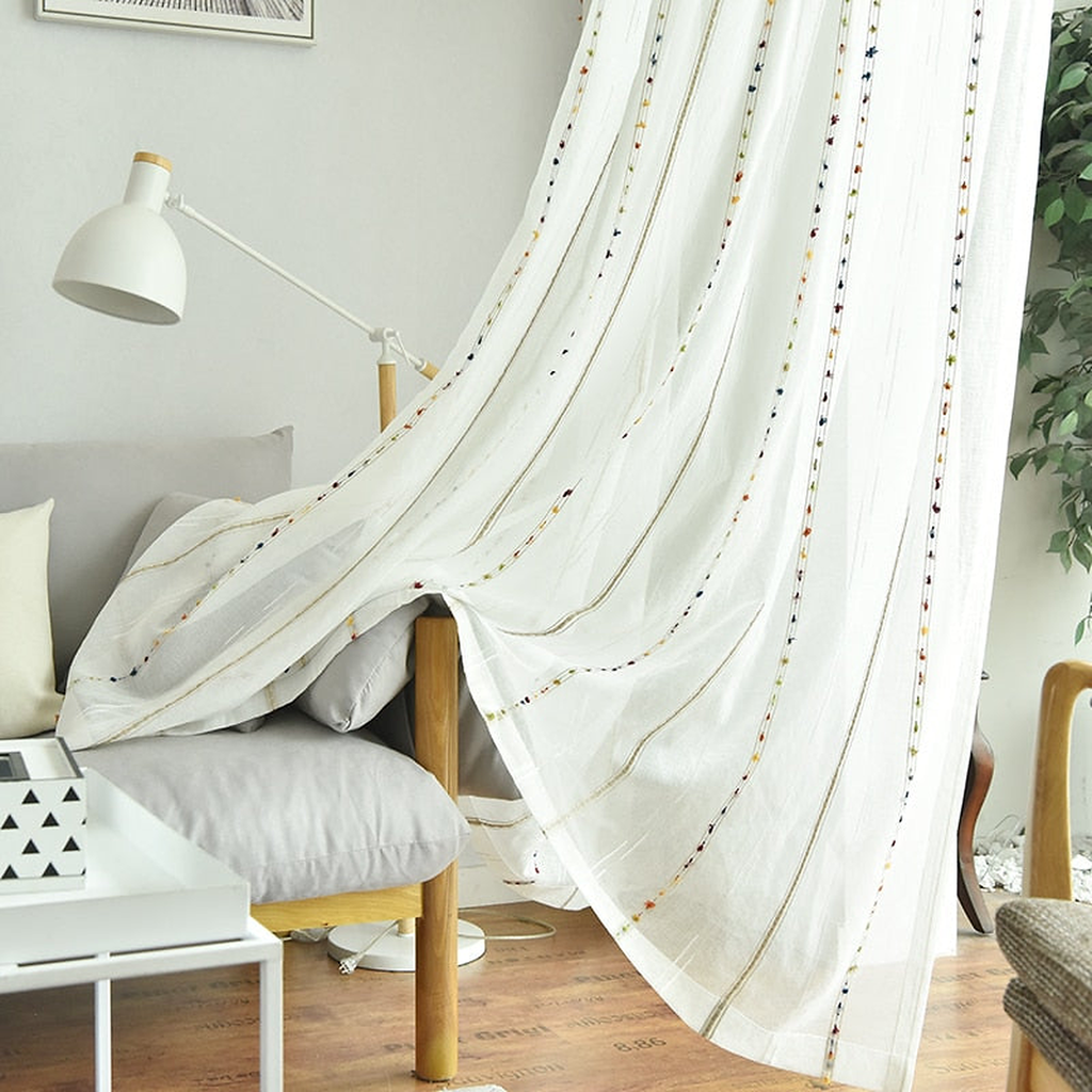 Voilage en tulle à broderies colorées, vue 5