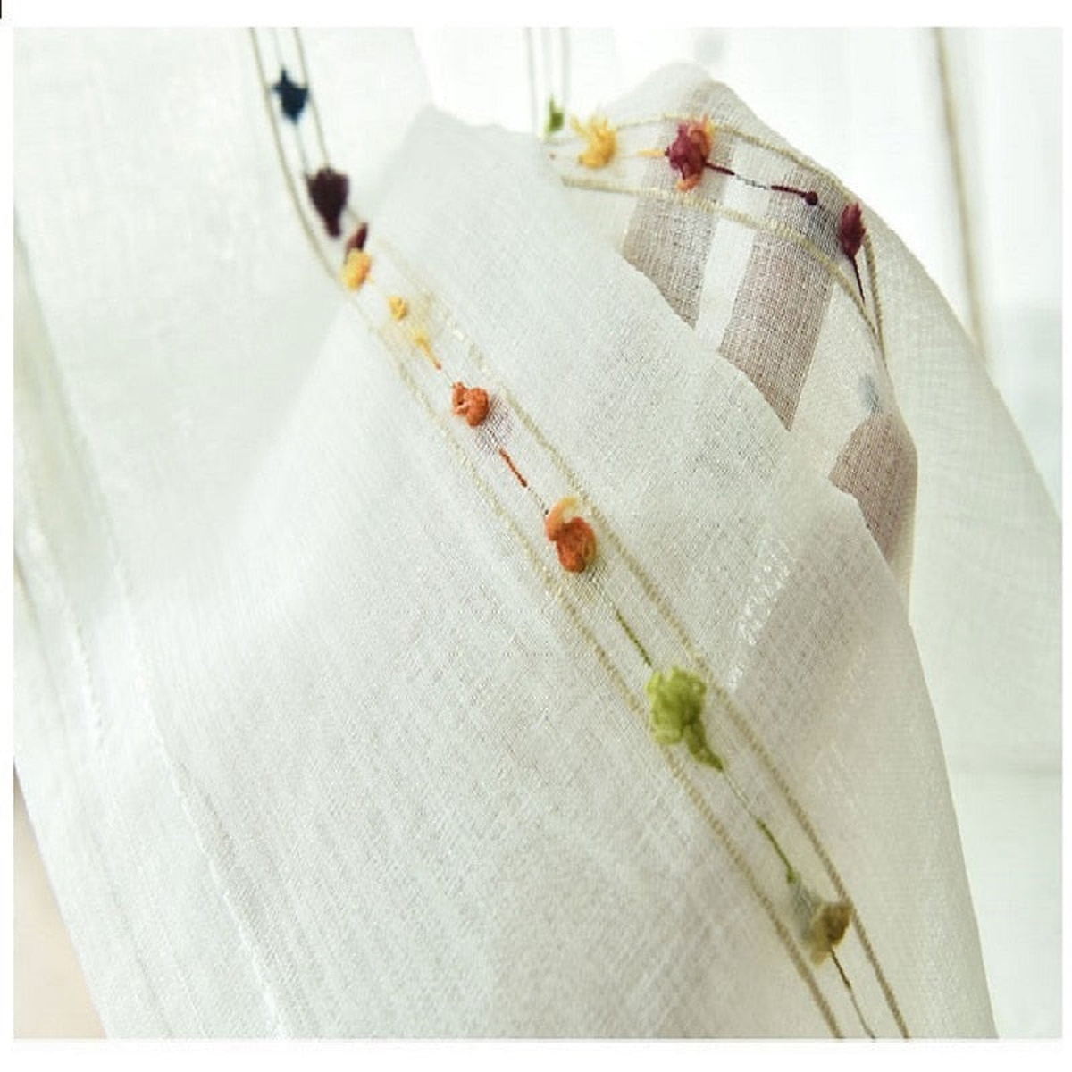Voilage en tulle à broderies colorées, vue 6