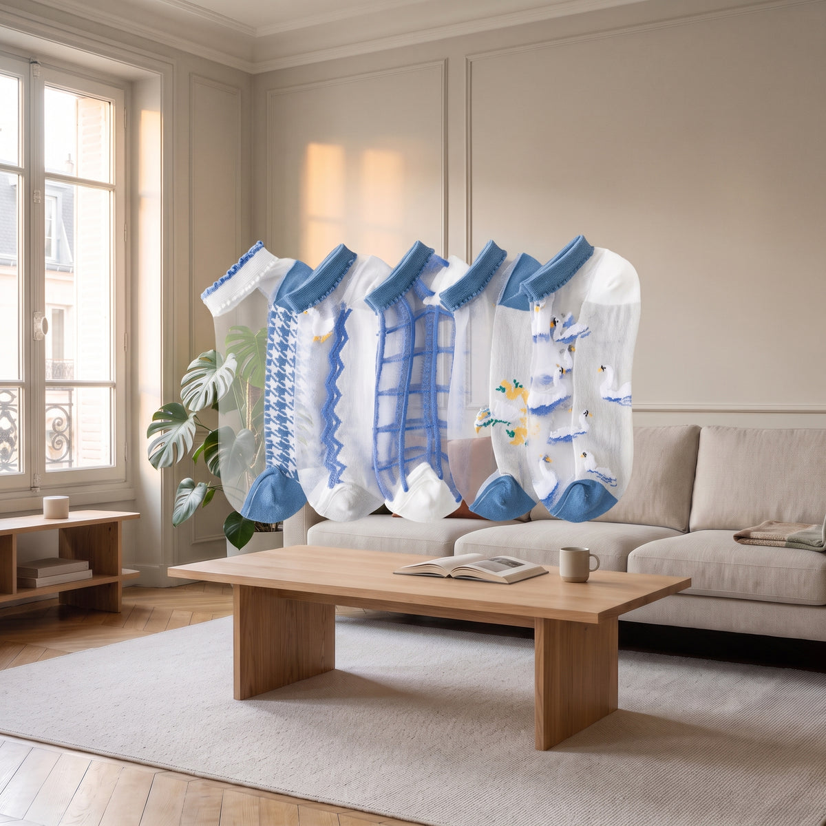 Chaussettes transparentes bleues en volume