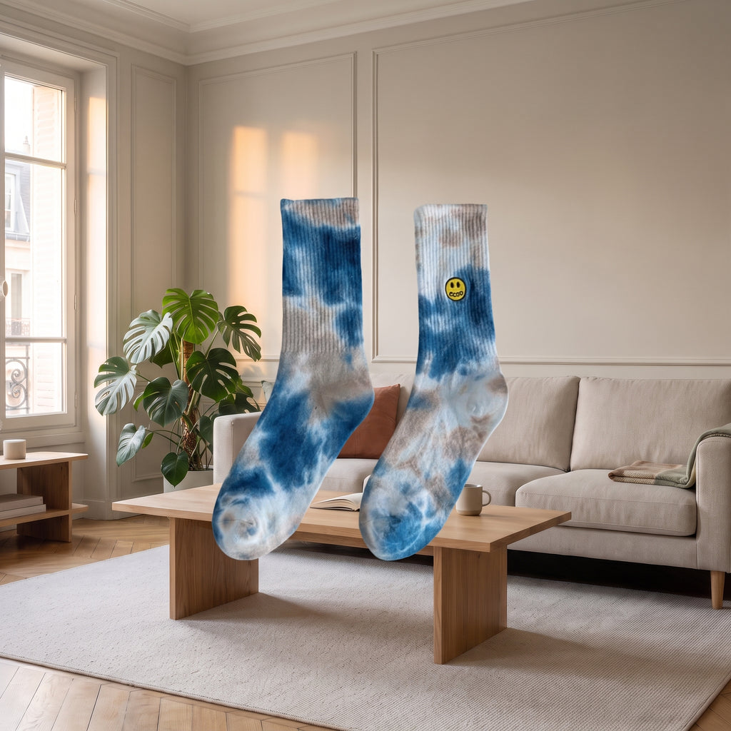 Chaussettes smiley tie and dye bleues en volume