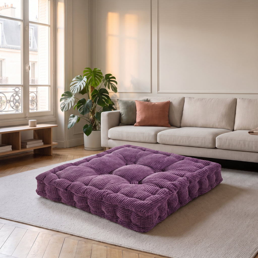 Coussin de sol carré violet capitonné, vu seul