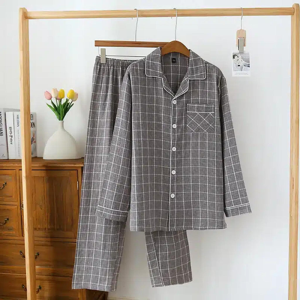 Détail des carreaux du pyjama gris