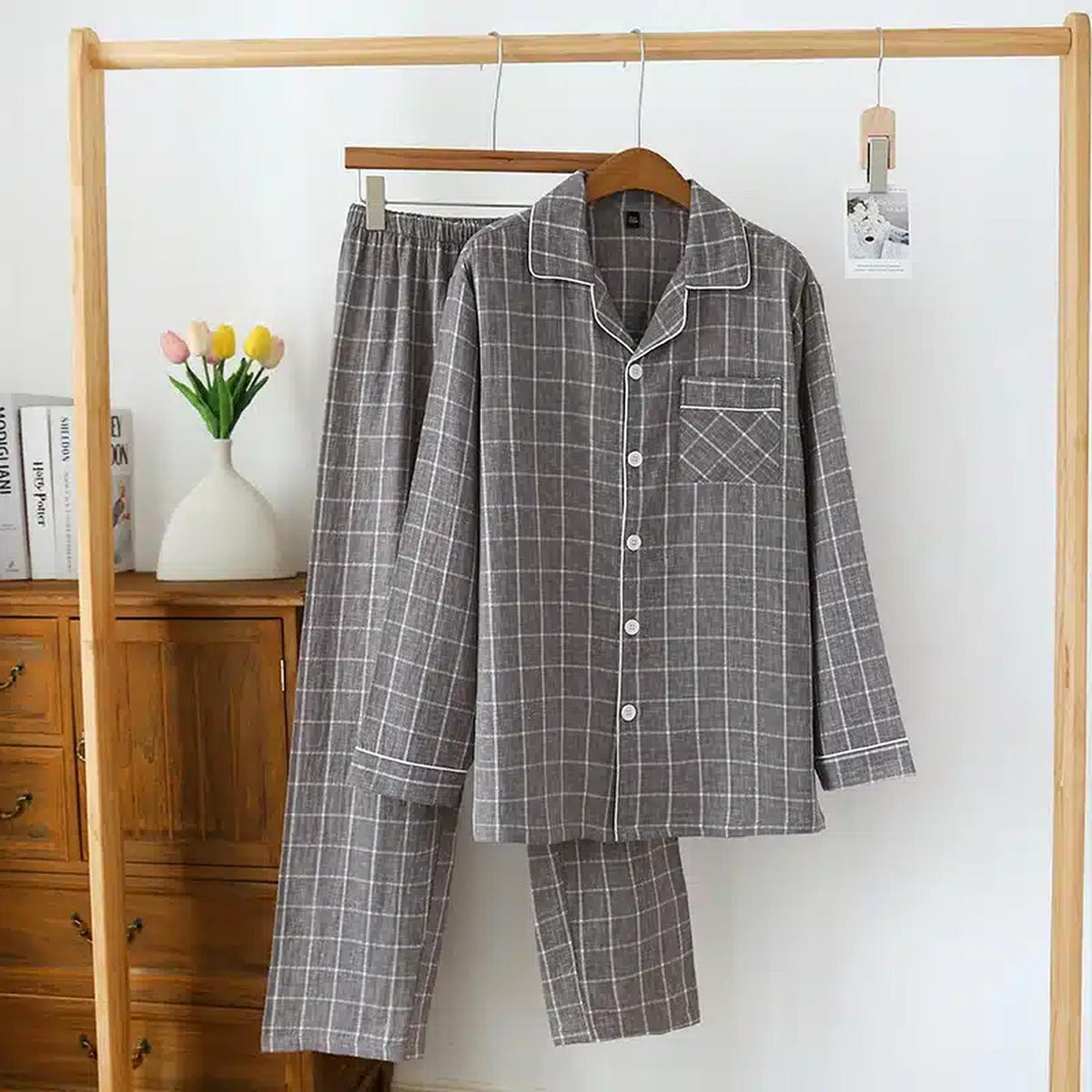 Détail des carreaux du pyjama gris