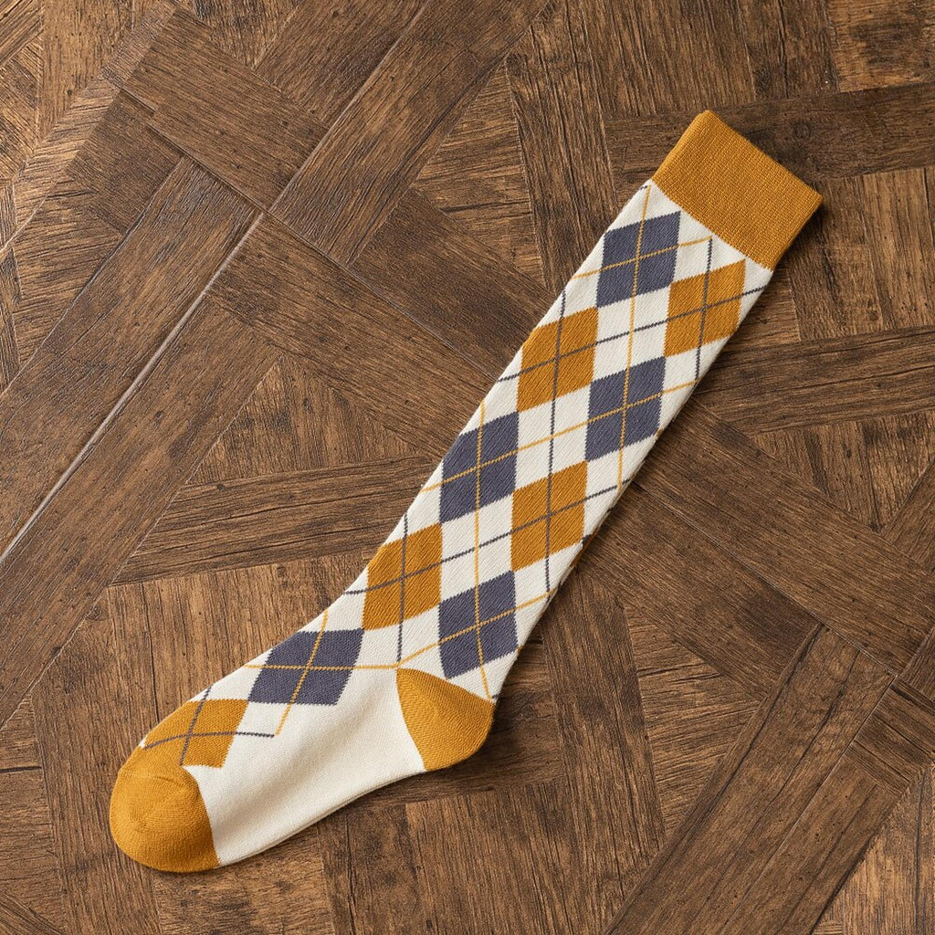 Chaussettes jaunes à losanges jacquard vue de face