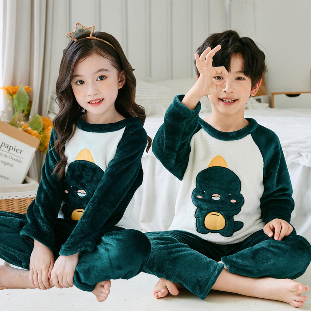 Pyjama polaire dinosaures vert foncé, vue rapprochée sur fond blanc