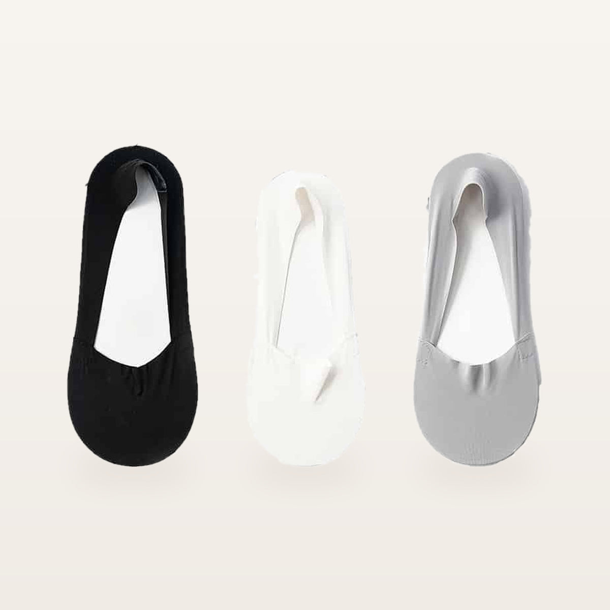 Assortiment de trois paires de socquettes invisibles : noir, blanc cassé et gris clair