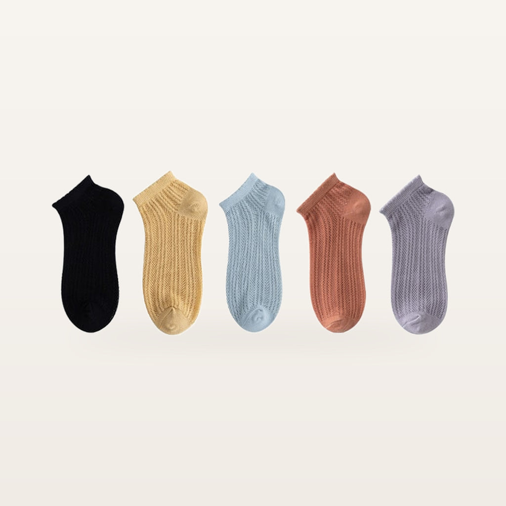 Assortiment de cinq paires de socquettes en maille ajourée : noir, moutarde, bleu ciel, terracotta et parme