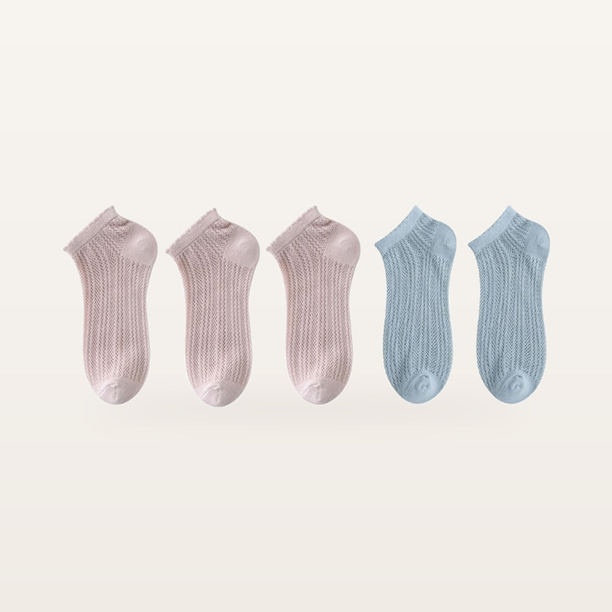 Assortiment de cinq paires de socquettes en maille ajourée : trois paires rose poudré et deux bleu ciel
