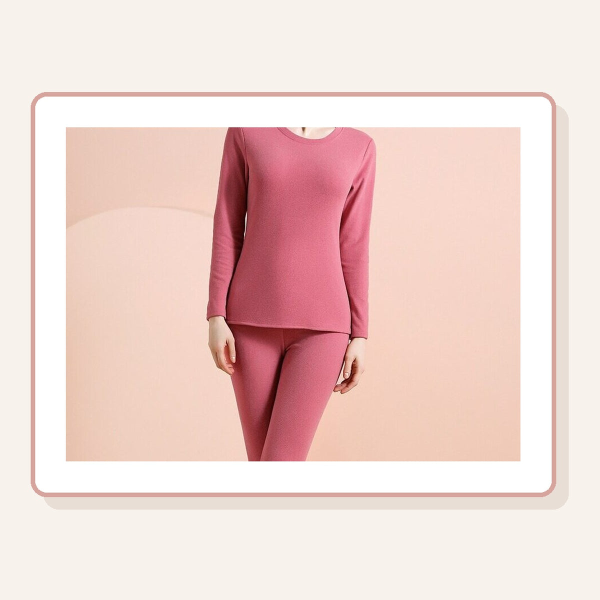 Sous-vêtement thermique femme col rond rouge, haut manches longues et pantalon assorti