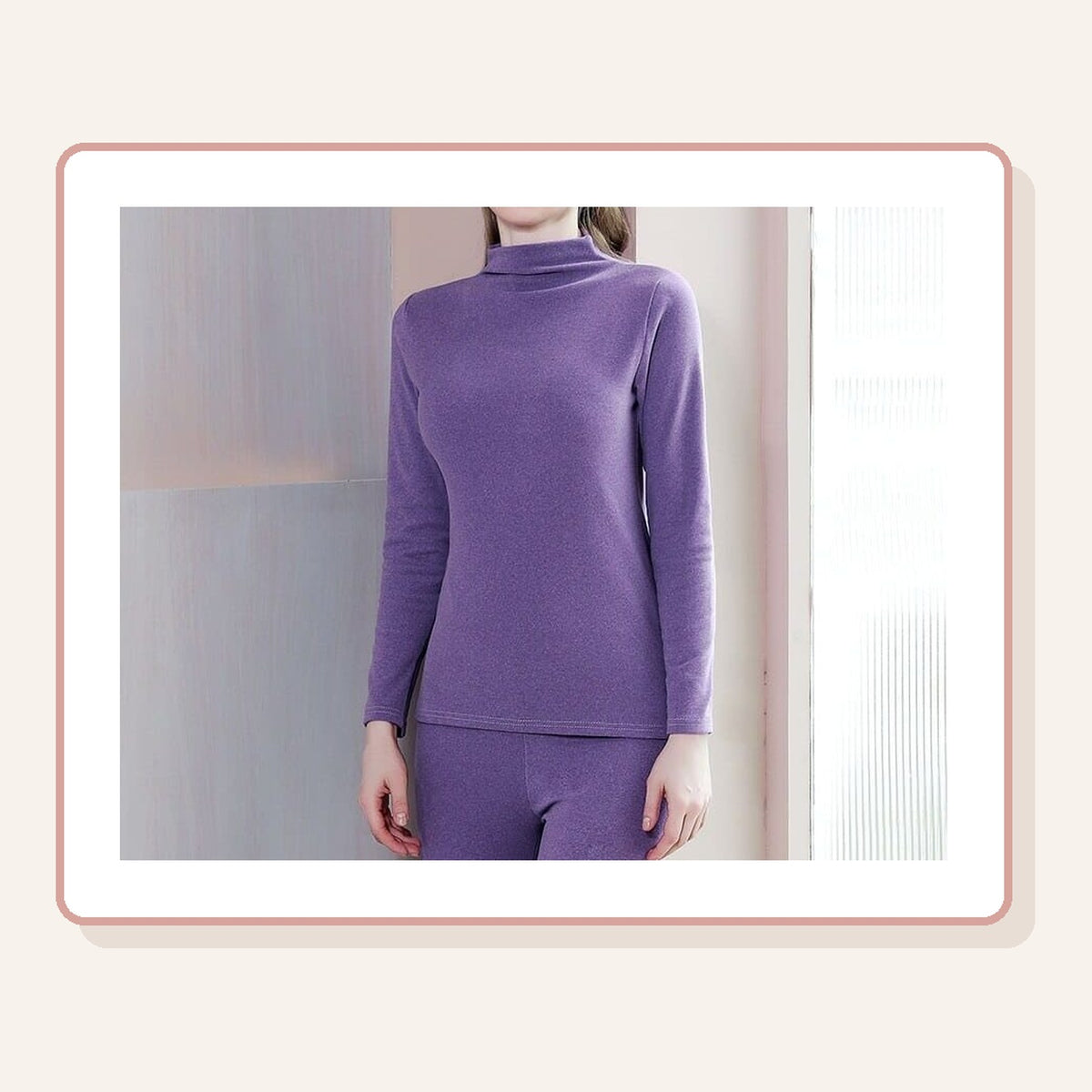 Sous-vêtement thermique femme col roulé violet, haut manches longues et pantalon assorti