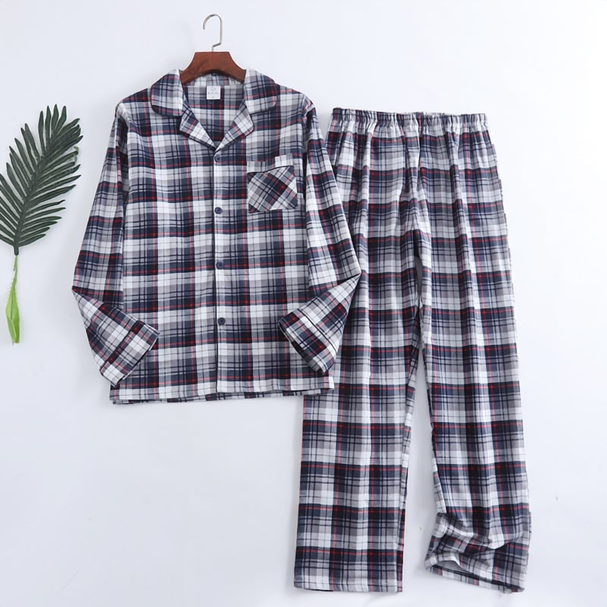 Pyjama homme en coton à carreaux marine et gris, motif numéro 13