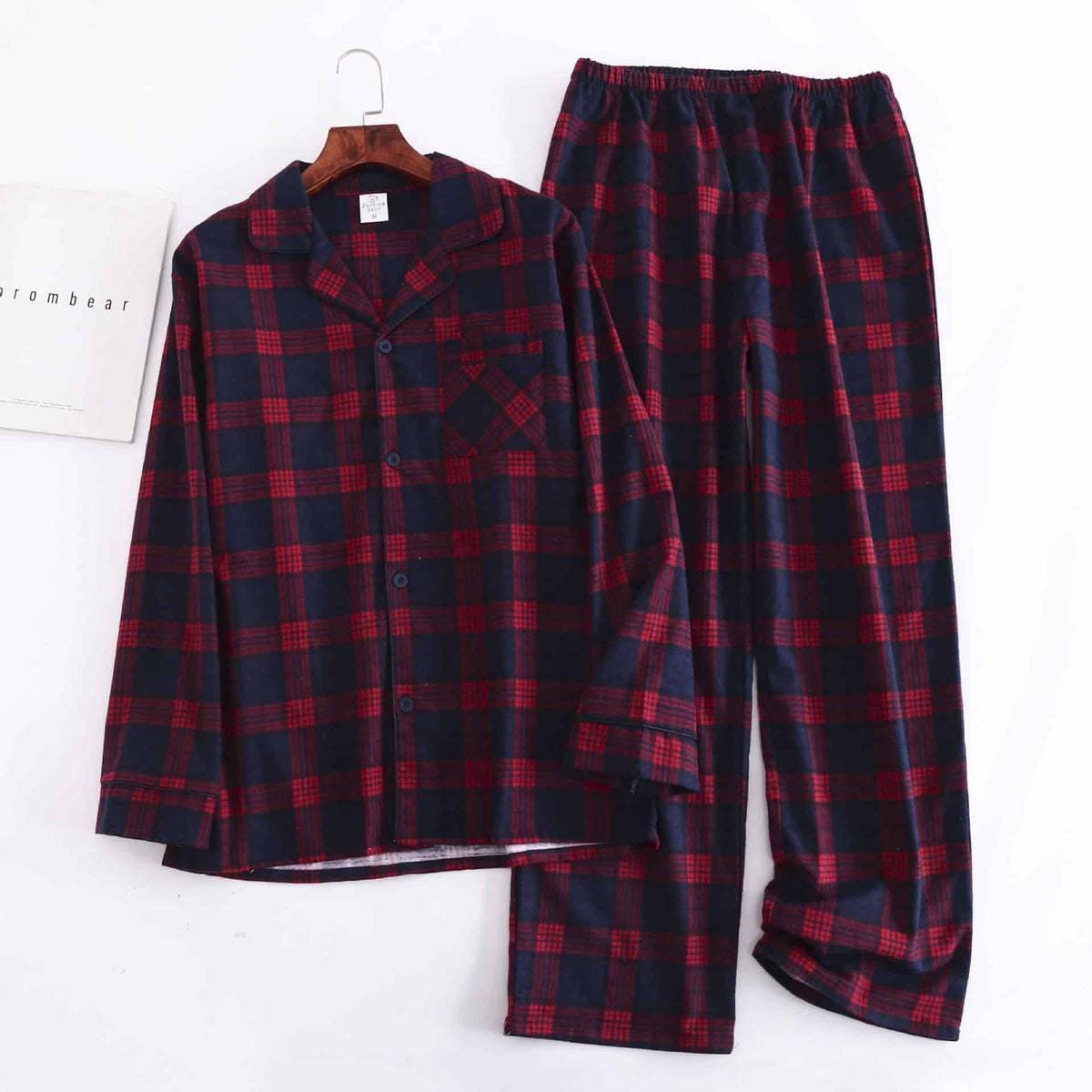 Pyjama homme en coton à carreaux bordeaux et marine, motif numéro 17