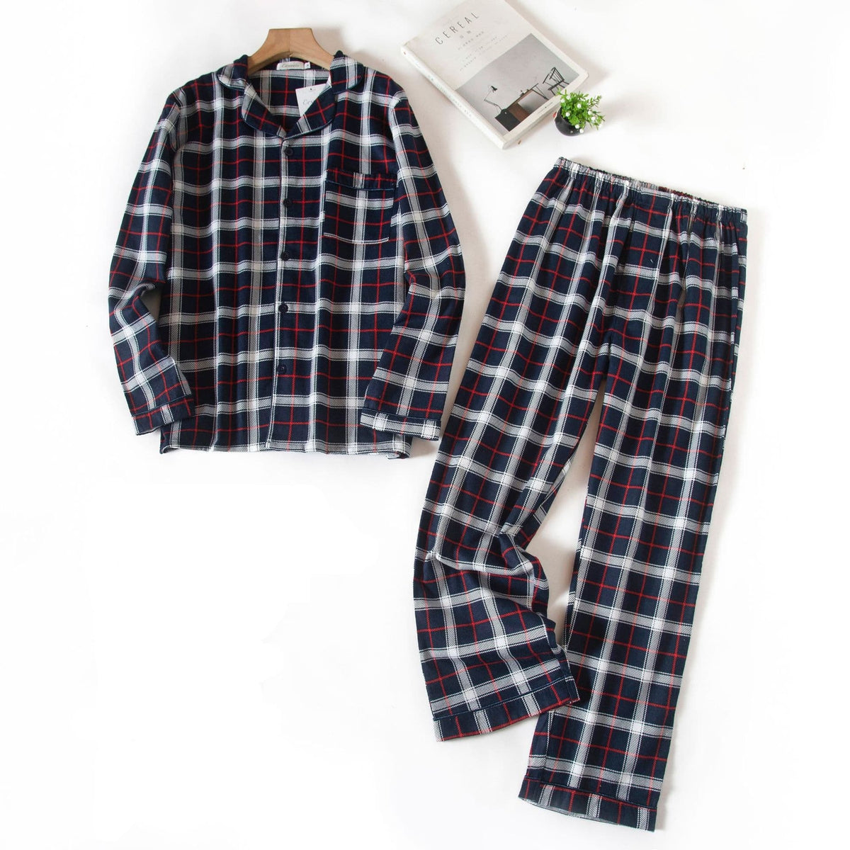 Pyjama homme en coton à carreaux marine et rouge, motif numéro 2